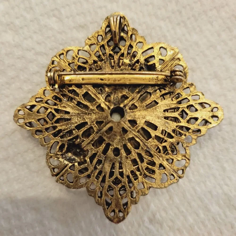 Vintage this brooch